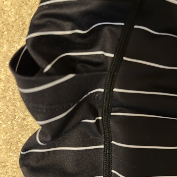 Zyia black and white capri length leggings size 8-10 - Picture 4 of 9